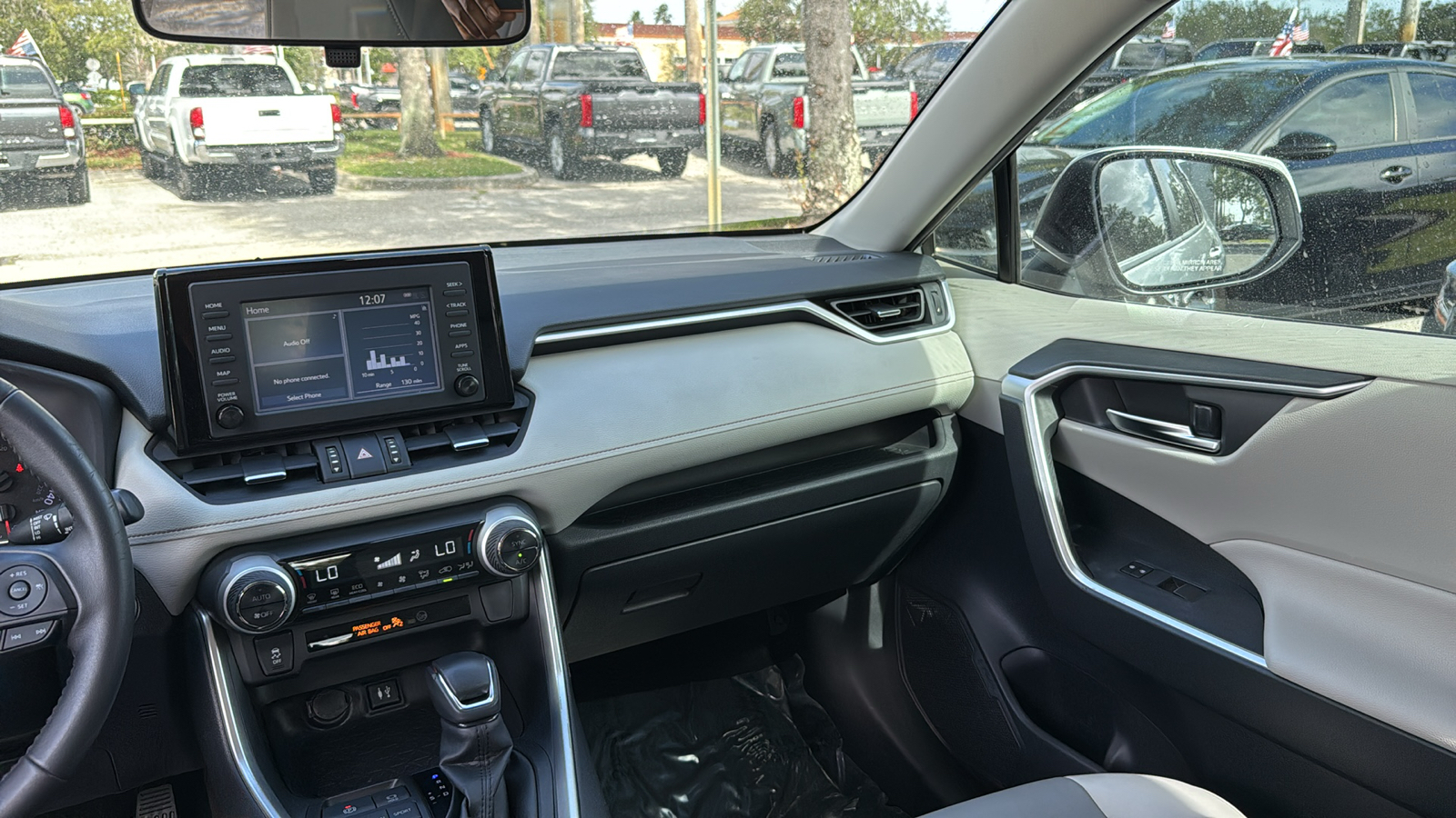 2019 Toyota RAV4 XLE Premium 16