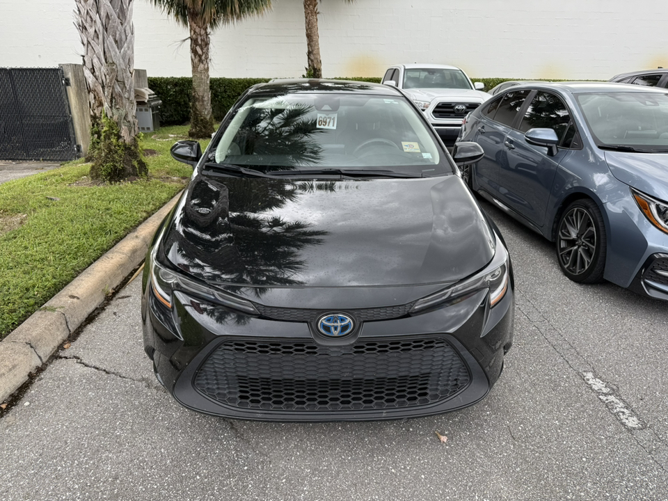 2022 Toyota Corolla Hybrid LE 2