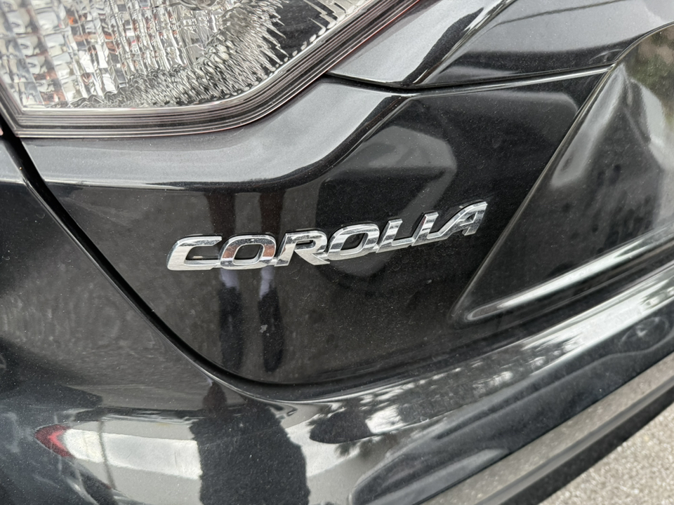 2022 Toyota Corolla Hybrid LE 5