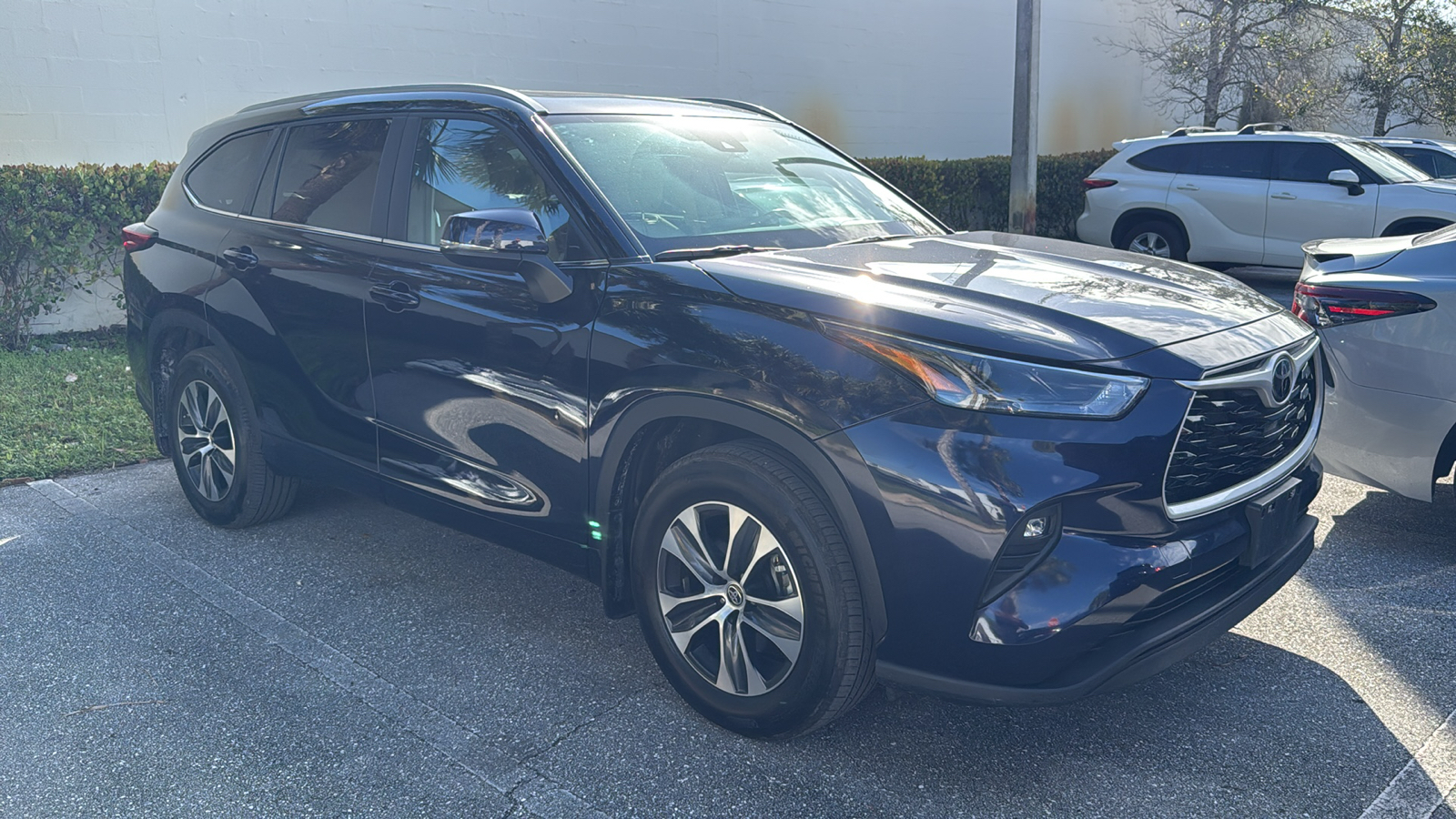 2023 Toyota Highlander XLE 1