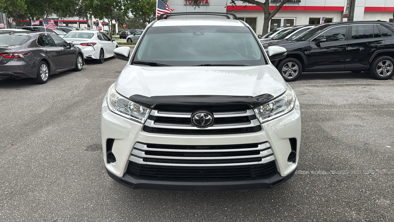 2019 Toyota Highlander LE 2