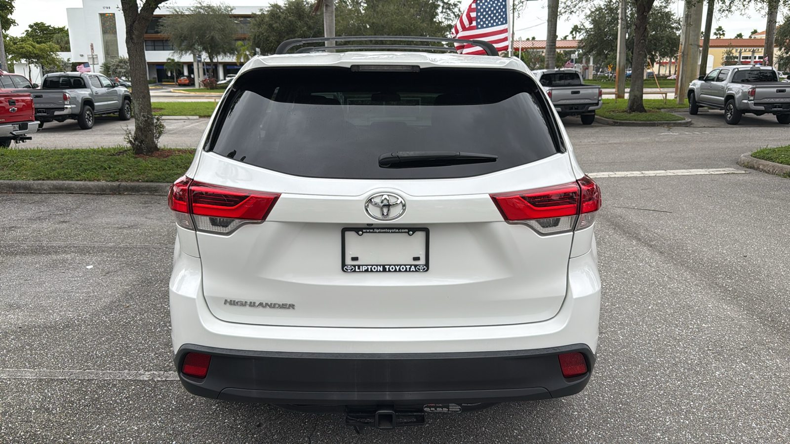 2019 Toyota Highlander LE 6