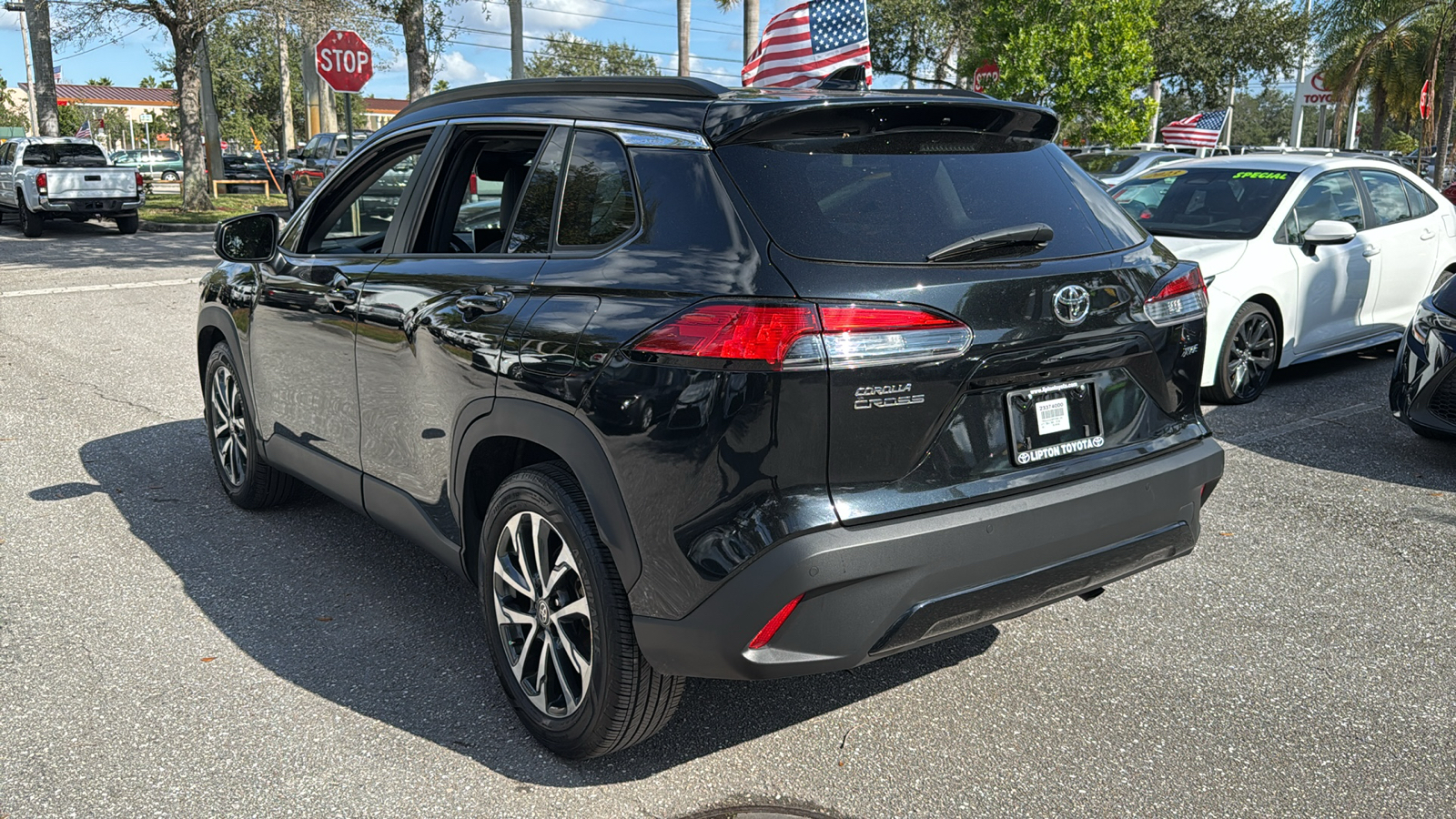 2023 Toyota Corolla Cross XLE 5