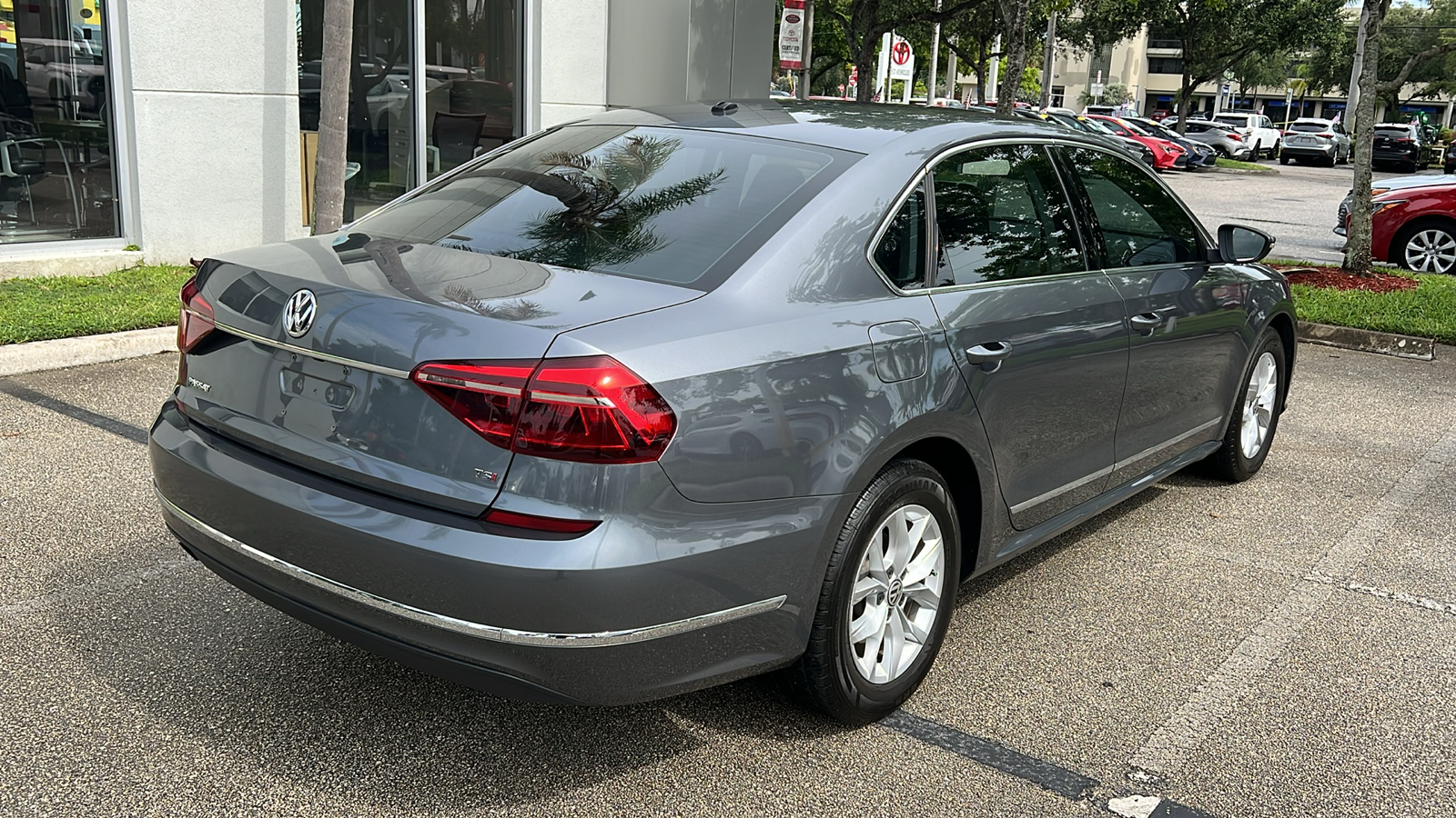 2017 Volkswagen Passat 1.8T S 10