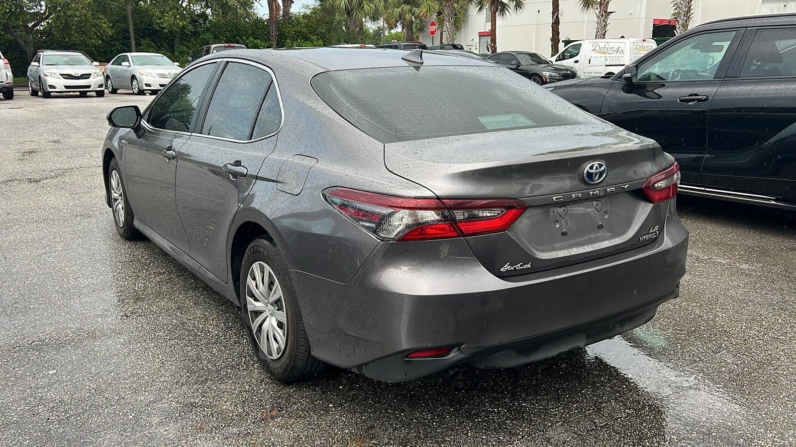 2023 Toyota Camry Hybrid LE 4