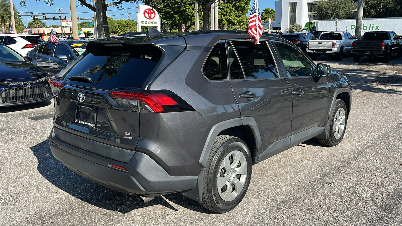 2019 Toyota RAV4 LE 10