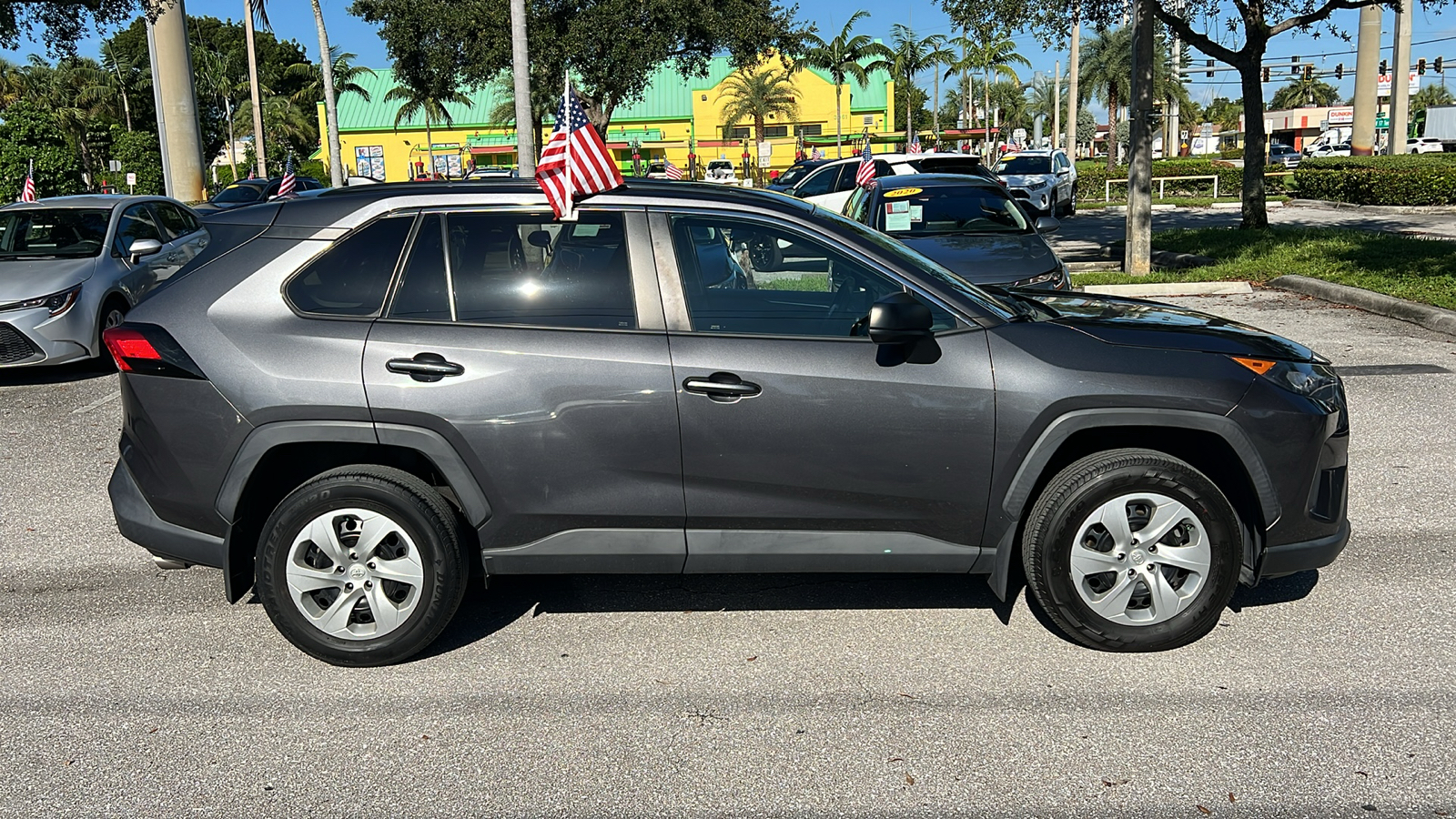 2019 Toyota RAV4 LE 11