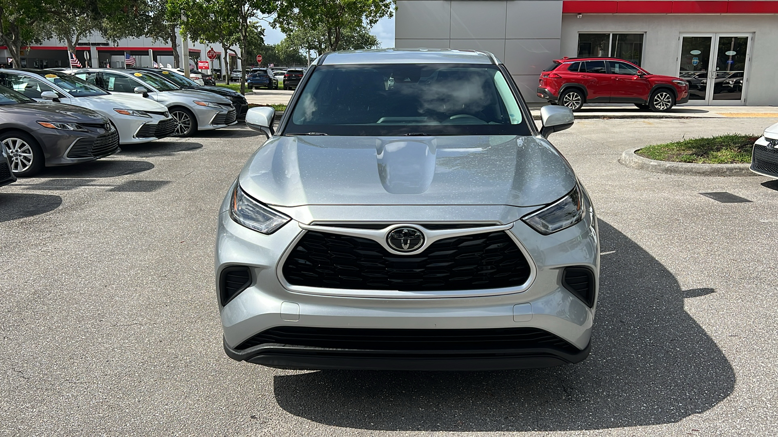 2021 Toyota Highlander L 2