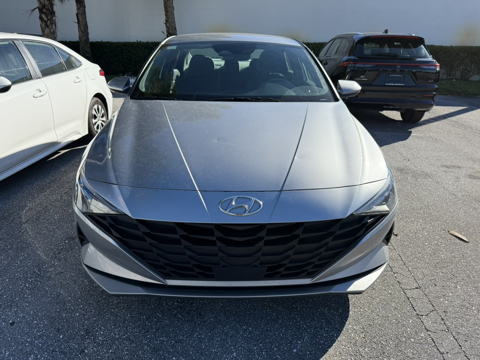 2022 Hyundai Elantra SEL 2