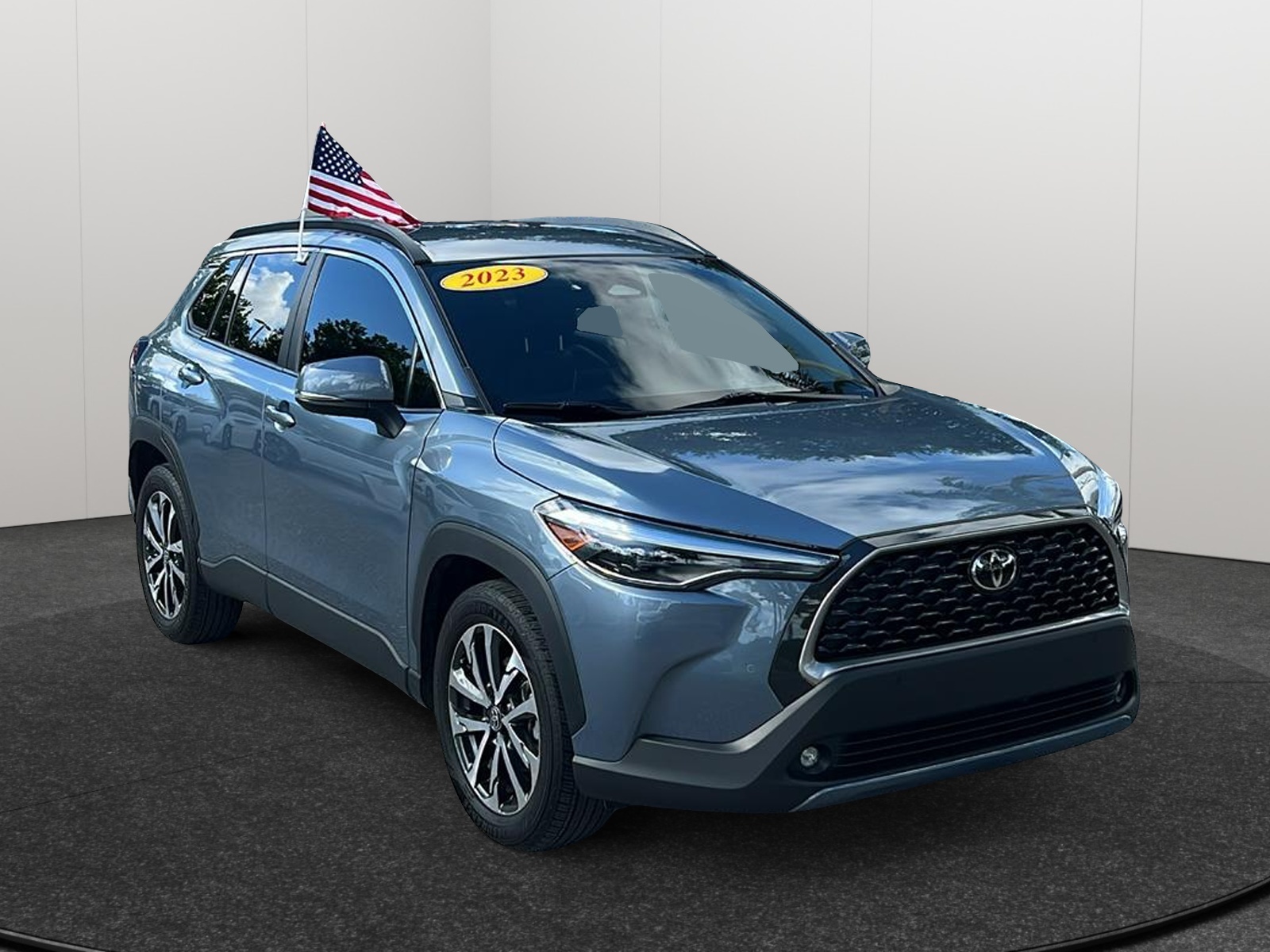 2023 Toyota Corolla Cross XLE 1