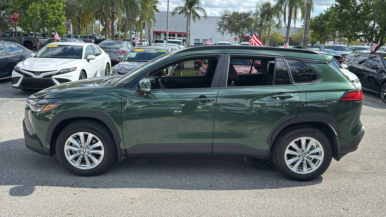 2023 Toyota Corolla Cross LE 4