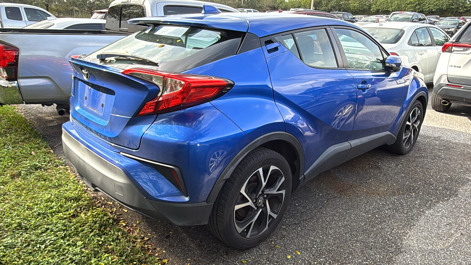 2019 Toyota C-HR XLE 7