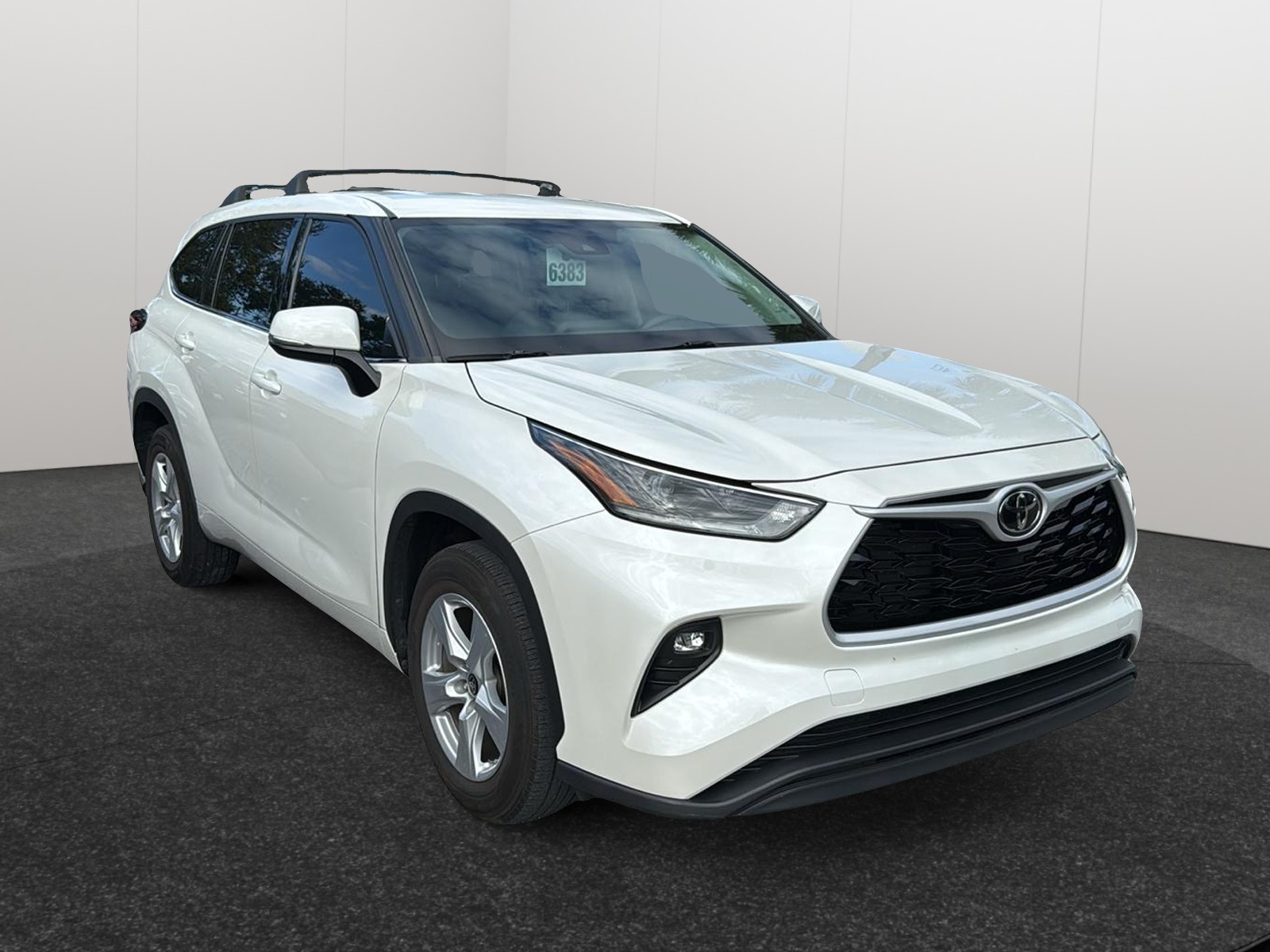 2021 Toyota Highlander LE 1