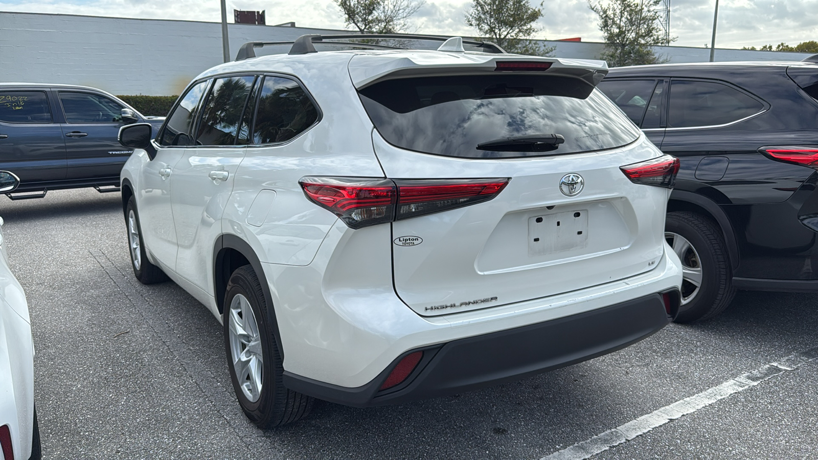 2021 Toyota Highlander LE 4