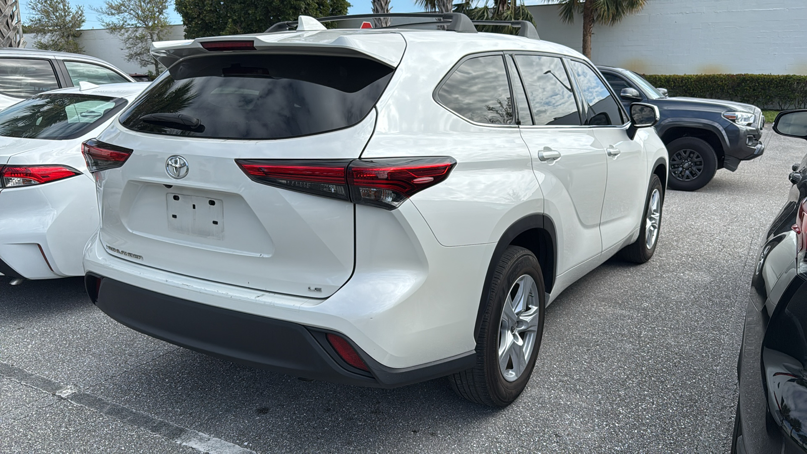 2021 Toyota Highlander LE 8