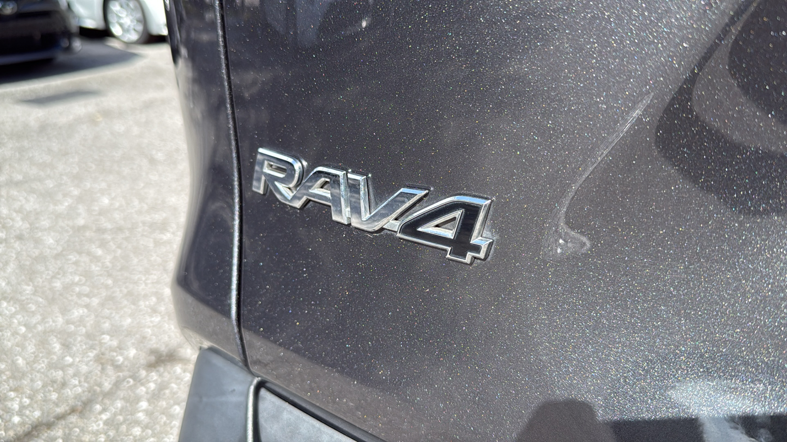 2020 Toyota RAV4 LE 7