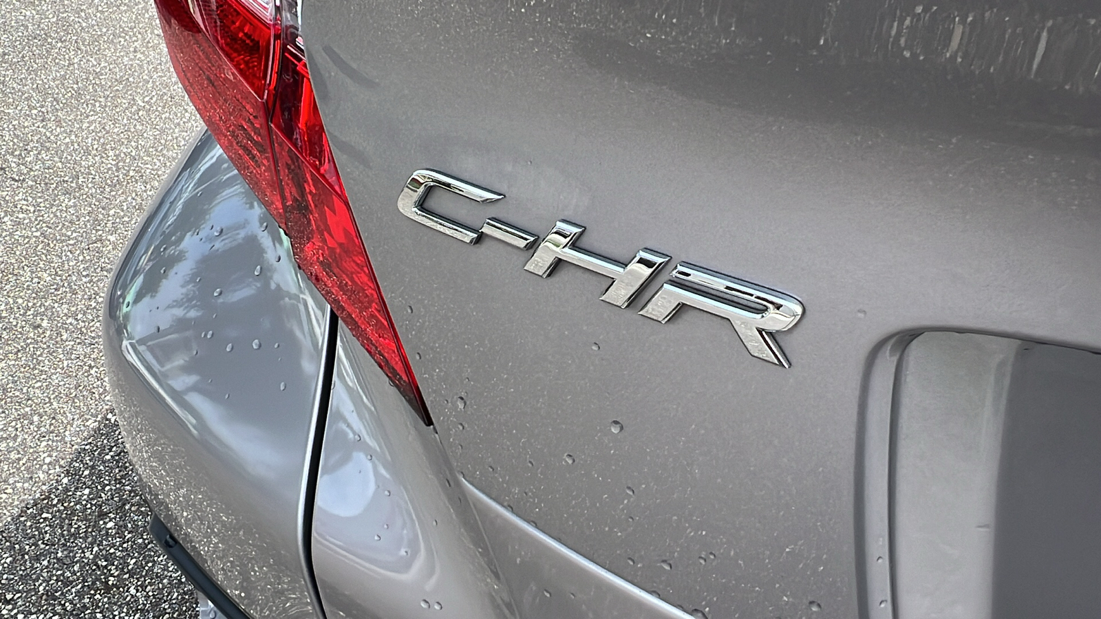2019 Toyota C-HR XLE 7
