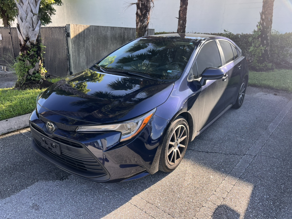 2023 Toyota Corolla LE 3