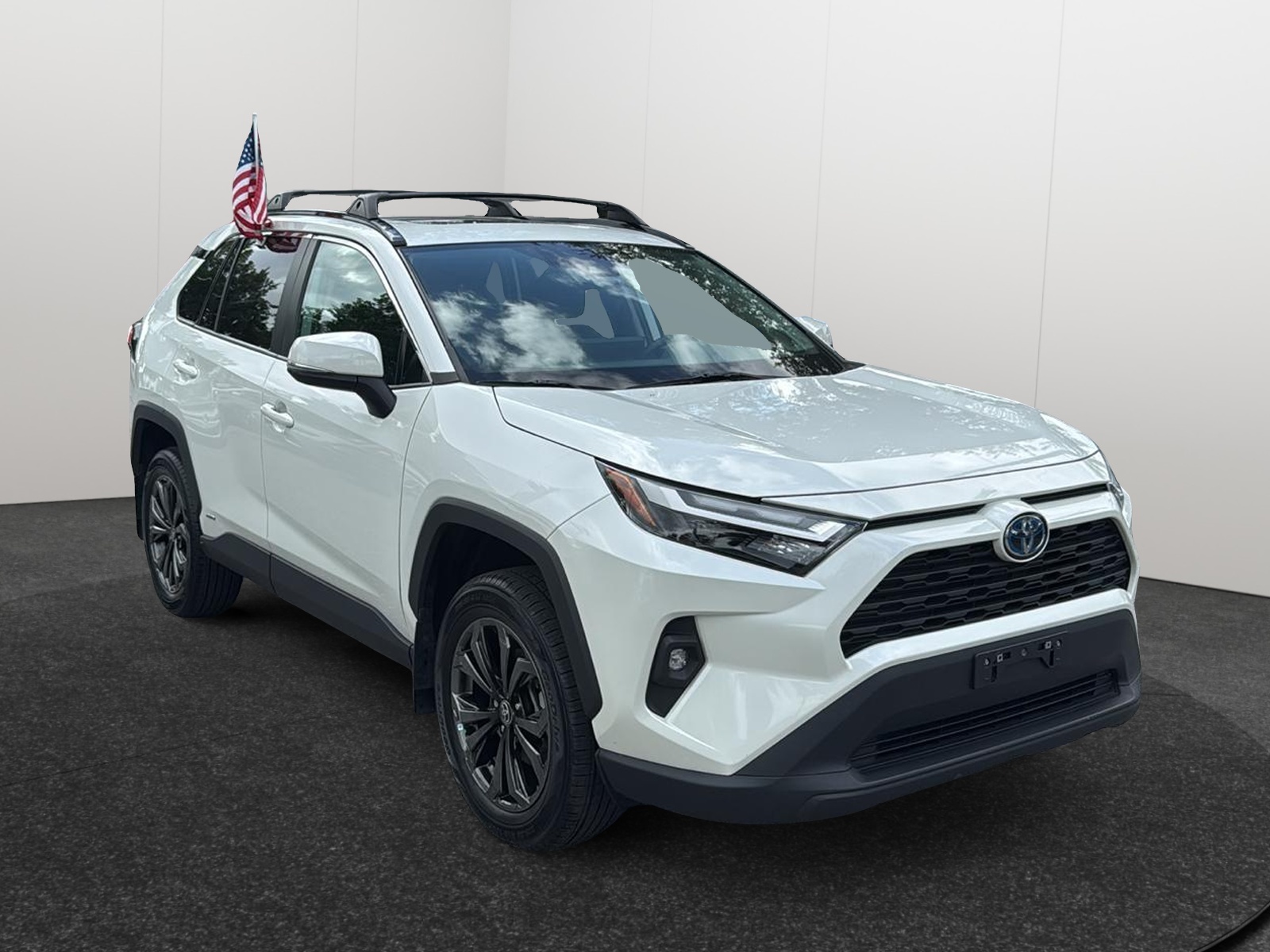 2022 Toyota RAV4 Hybrid XLE Premium 1