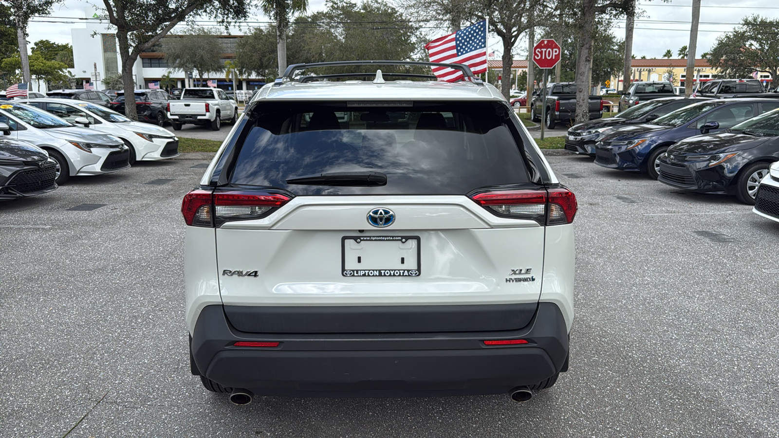 2022 Toyota RAV4 Hybrid XLE Premium 6