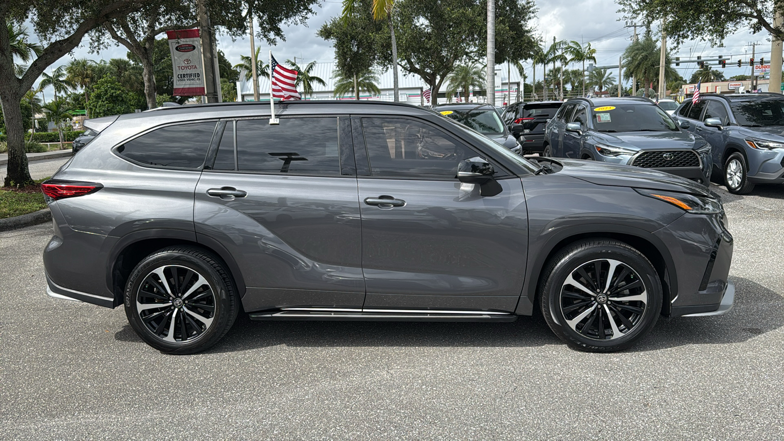 2021 Toyota Highlander XSE 13