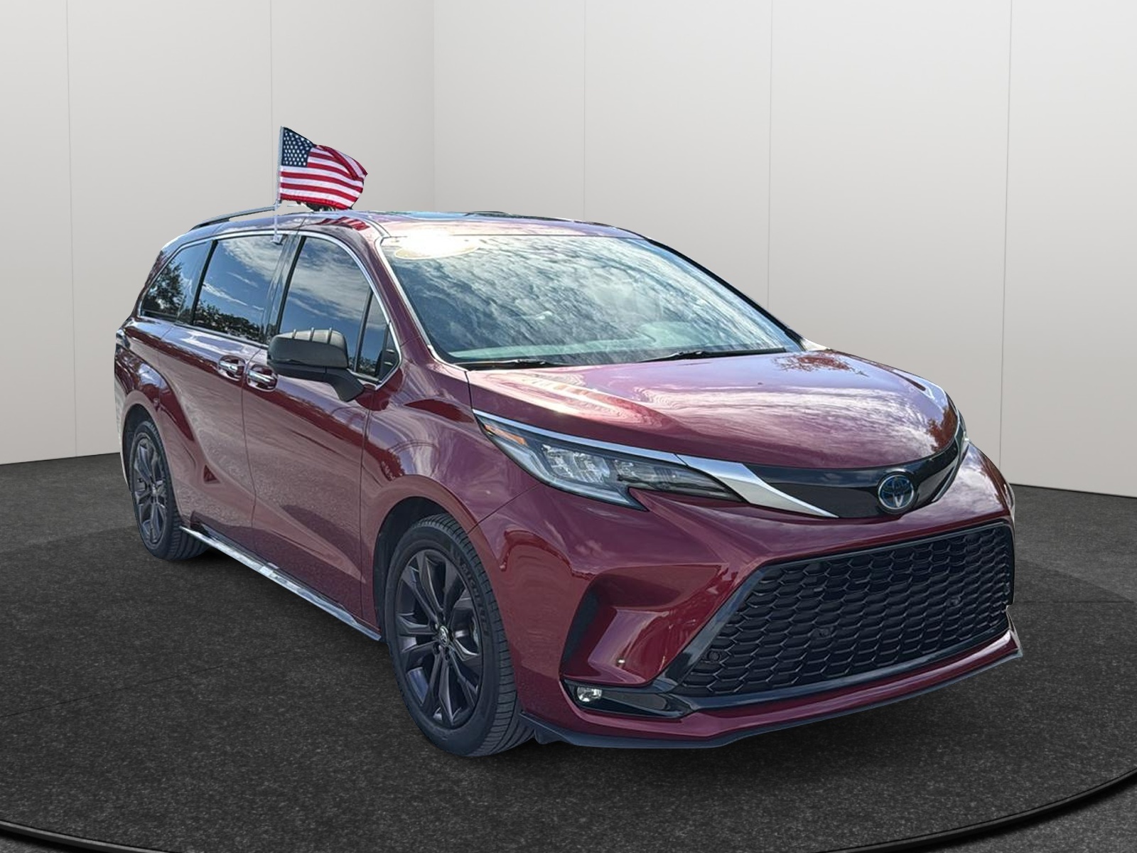 2022 Toyota Sienna XSE 1