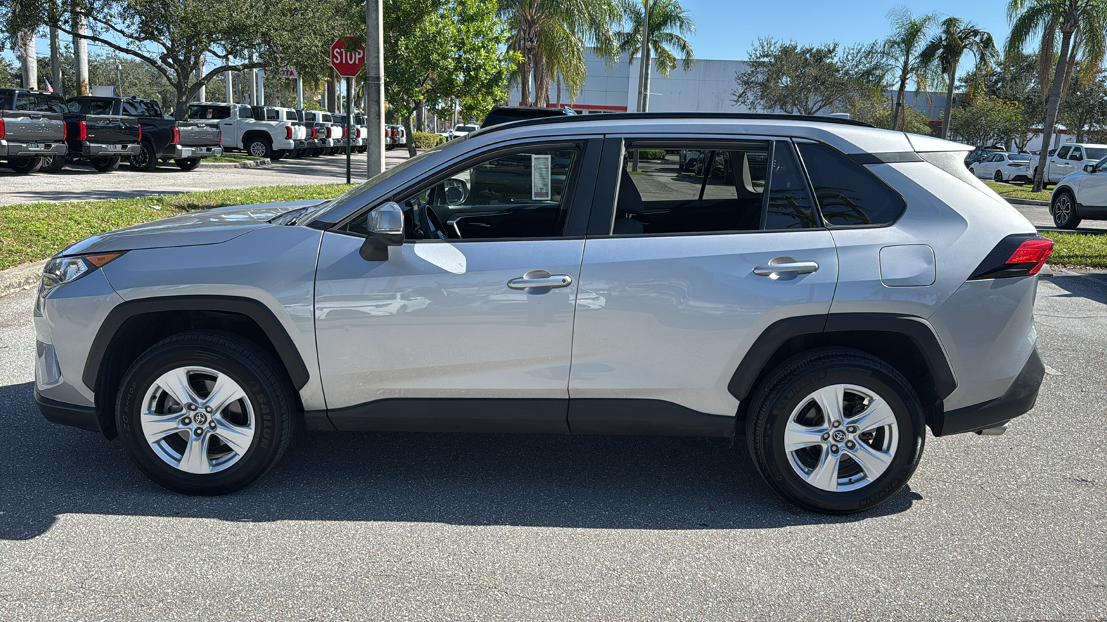 2020 Toyota RAV4 XLE 4