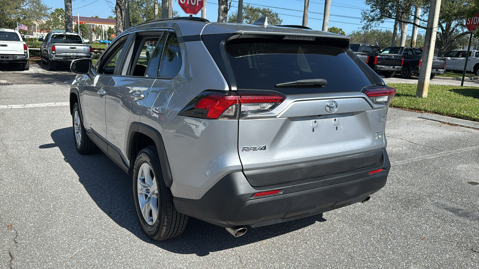 2020 Toyota RAV4 XLE 5