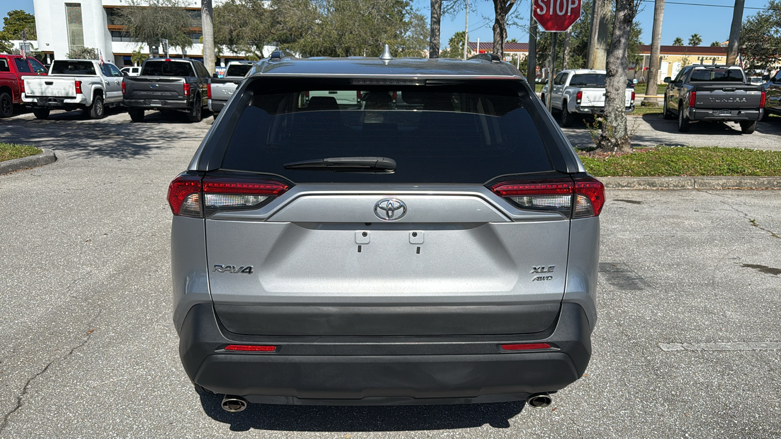 2020 Toyota RAV4 XLE 6