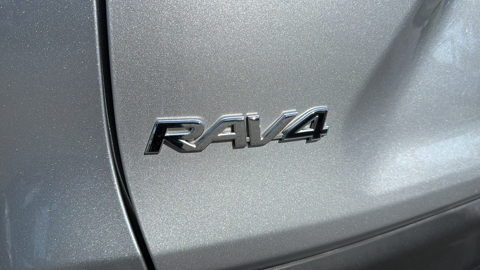 2020 Toyota RAV4 XLE 7