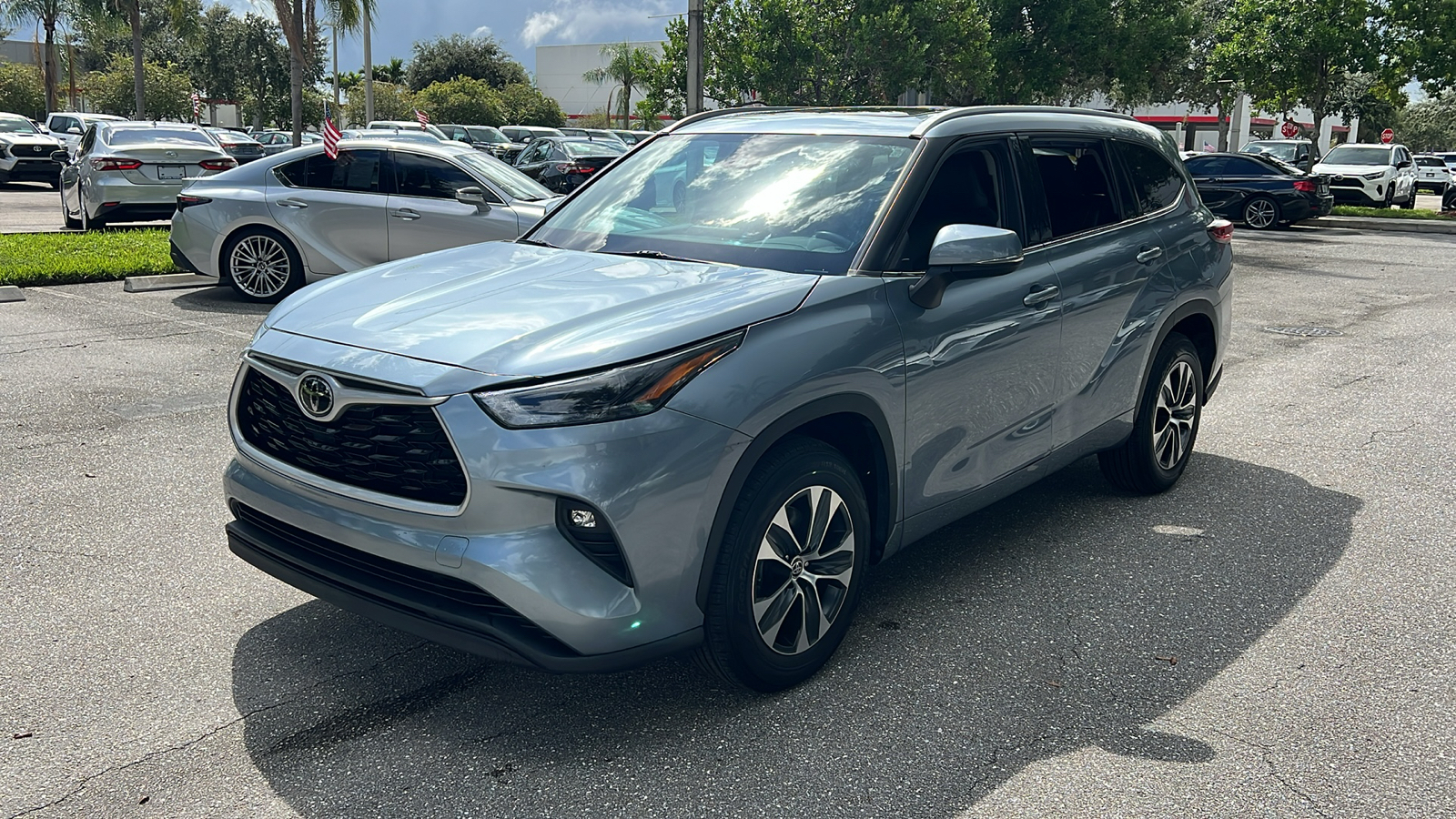 2022 Toyota Highlander XLE 3