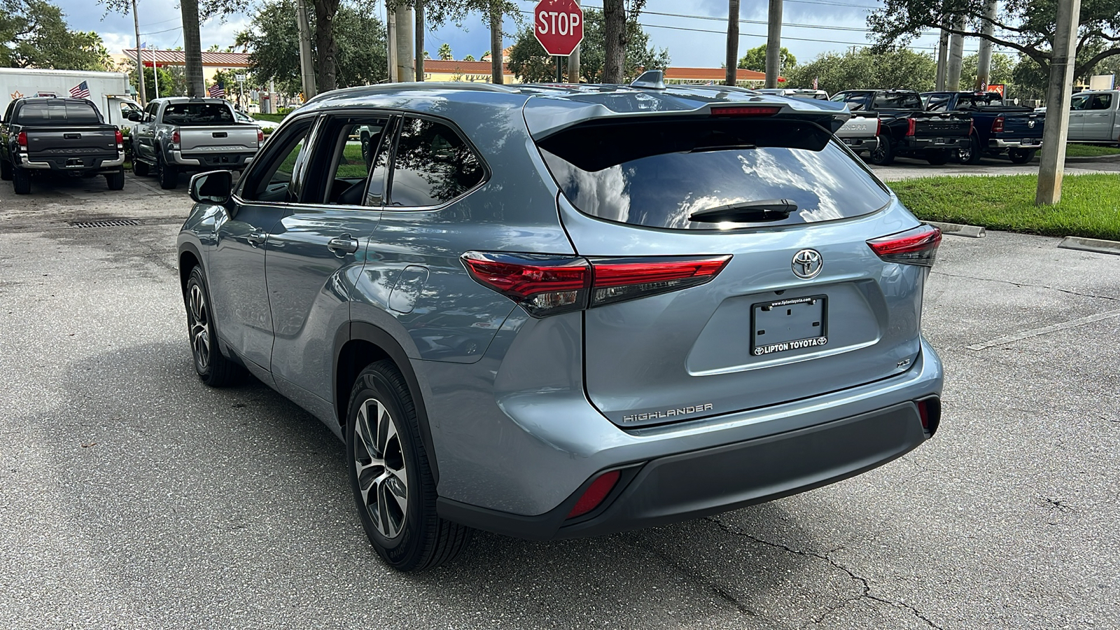 2022 Toyota Highlander XLE 5