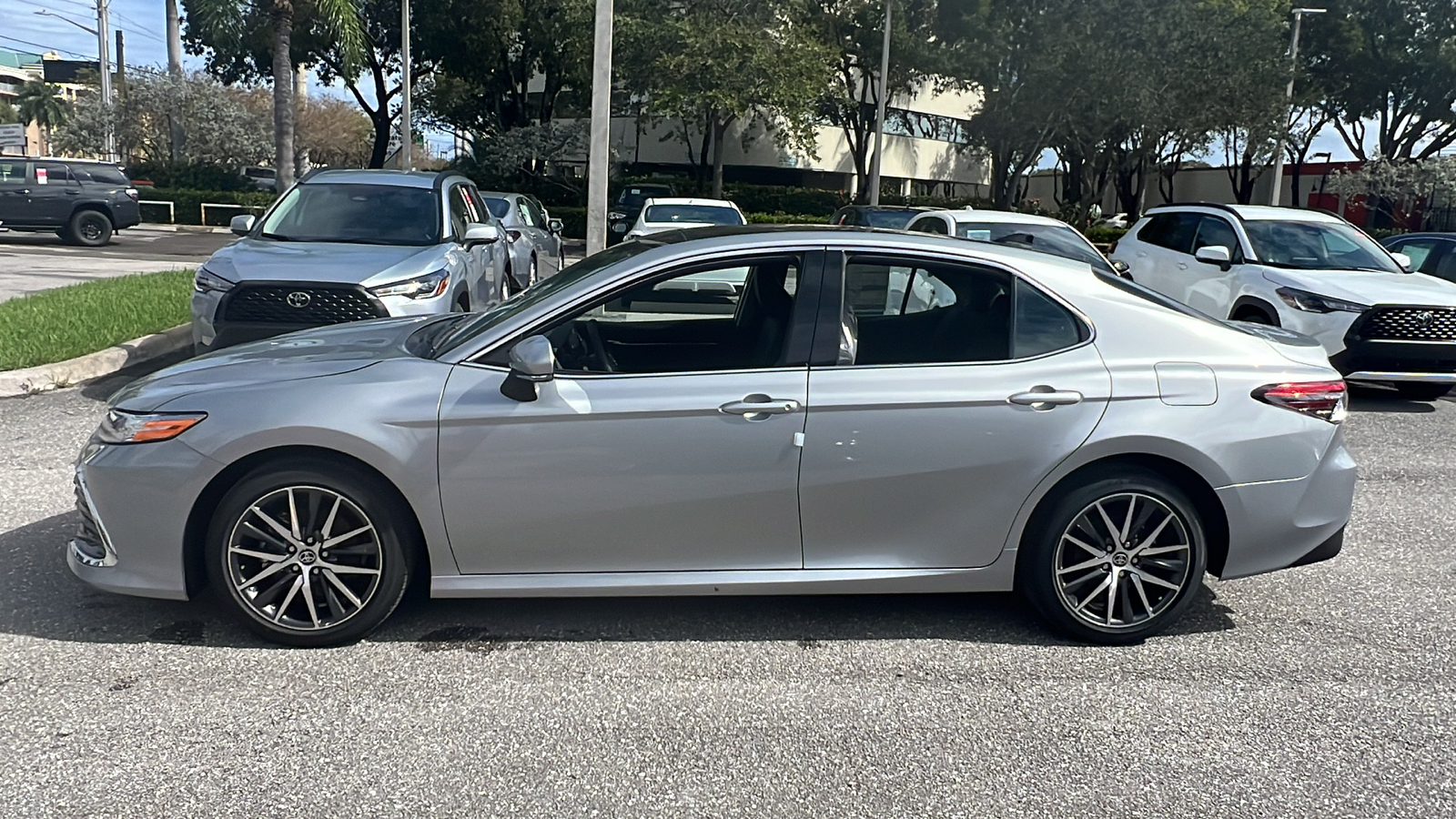 2024 Toyota Camry XLE 4