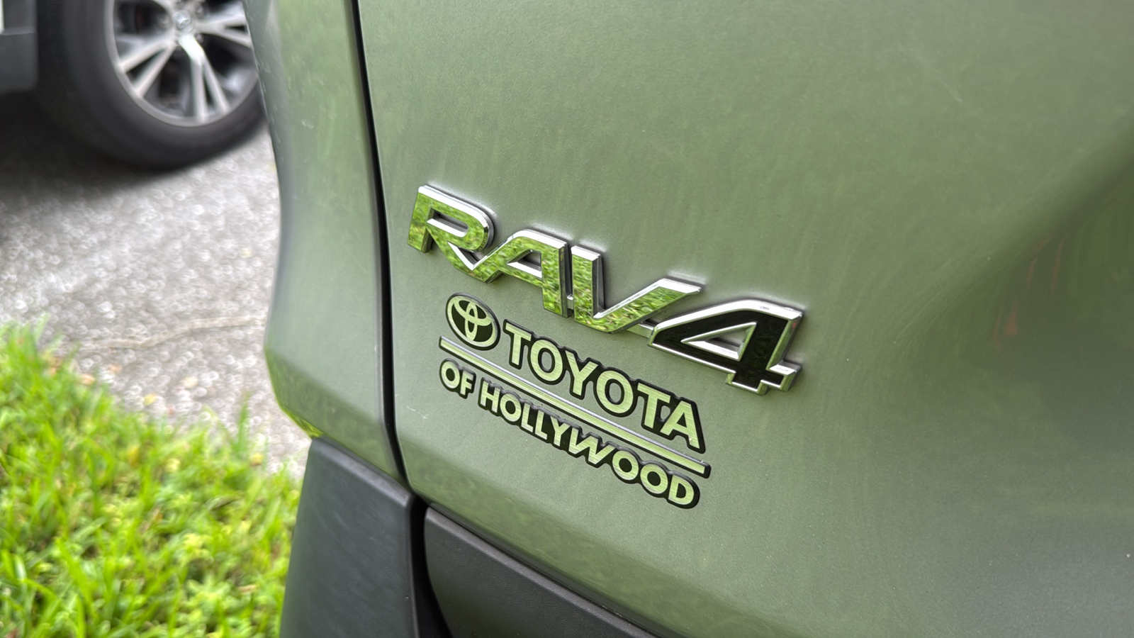 2023 Toyota RAV4 XLE 6