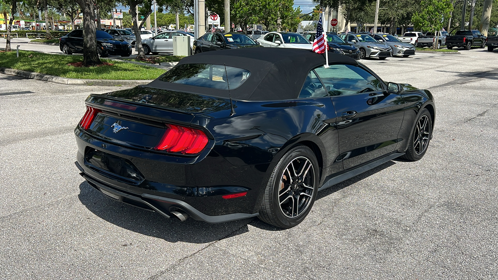 2022 Ford Mustang EcoBoost 8