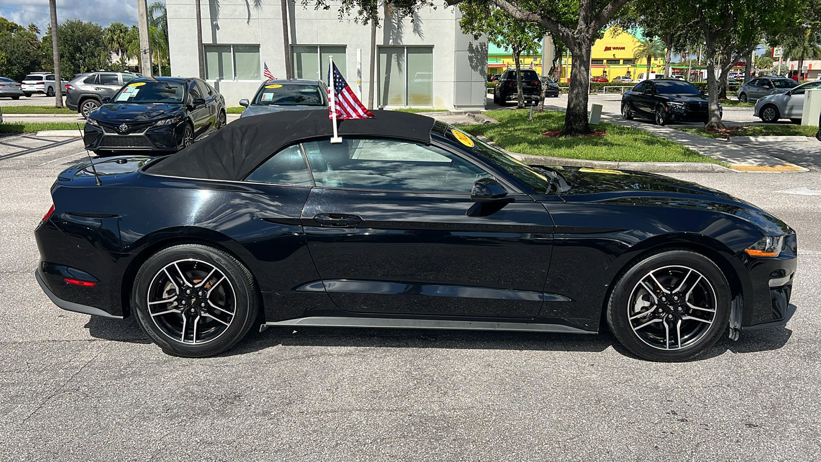 2022 Ford Mustang EcoBoost 9