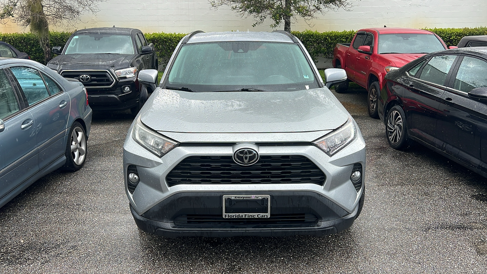 2021 Toyota RAV4 XLE 2