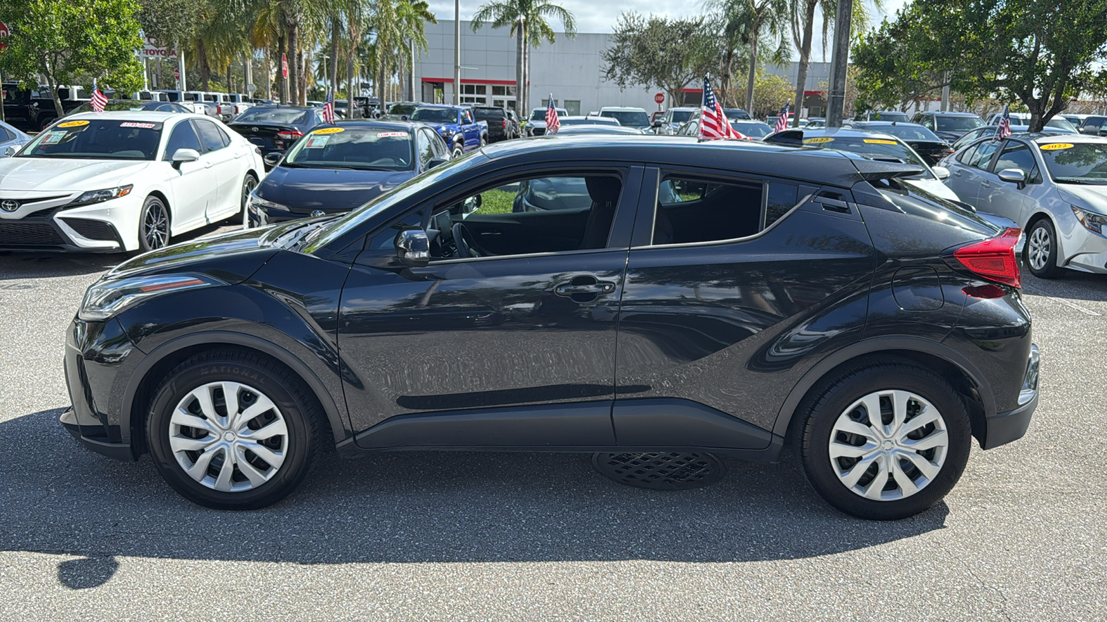 2020 Toyota C-HR LE 4