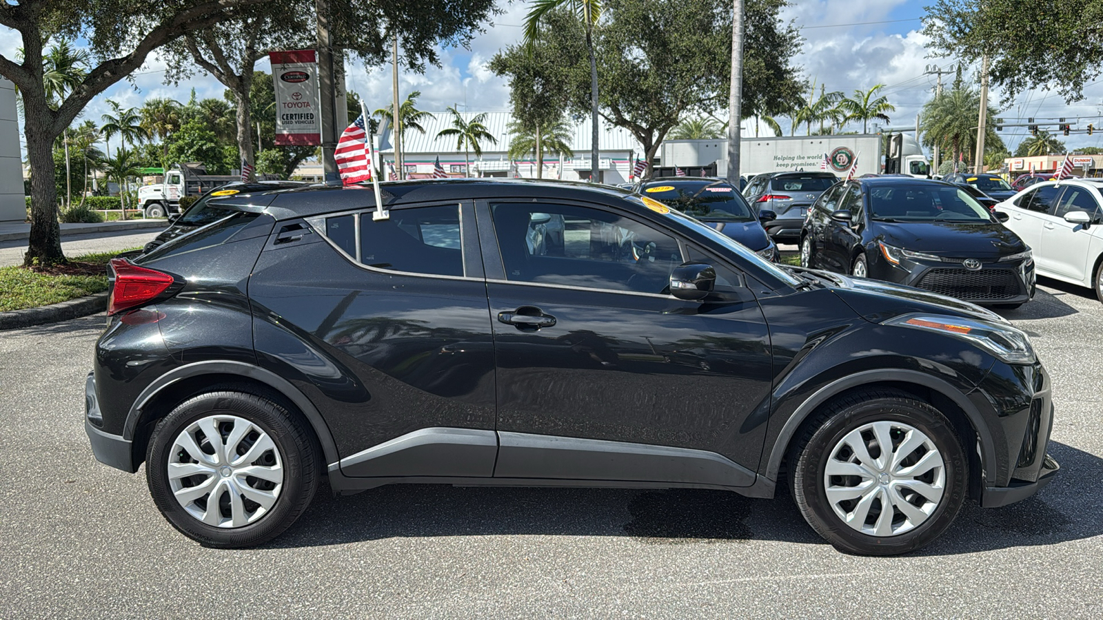 2020 Toyota C-HR LE 10