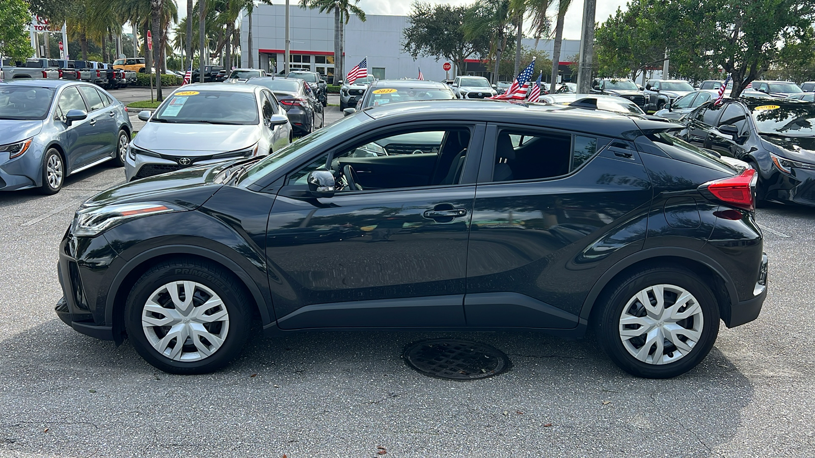 2021 Toyota C-HR LE 4