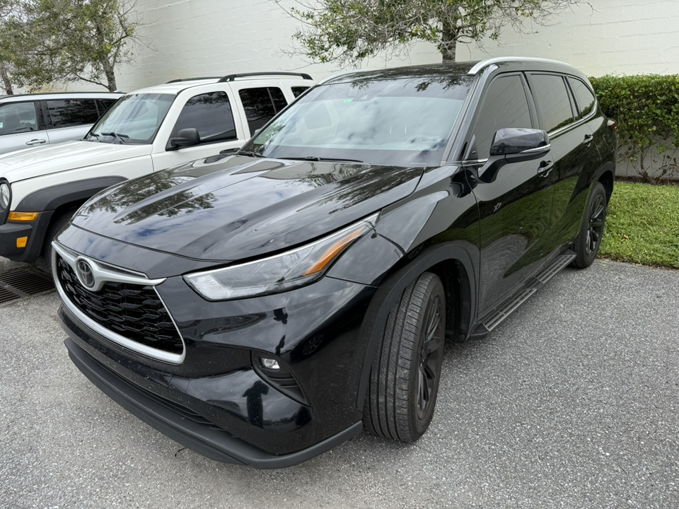 2022 Toyota Highlander XLE 3