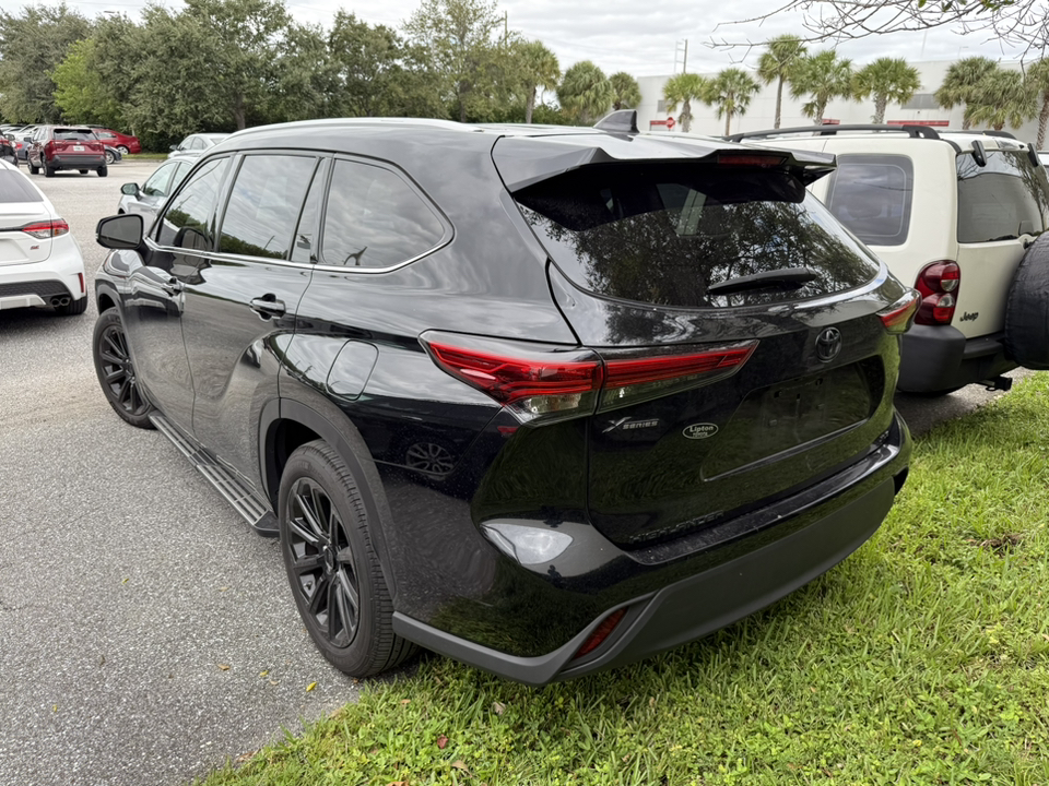 2022 Toyota Highlander XLE 4