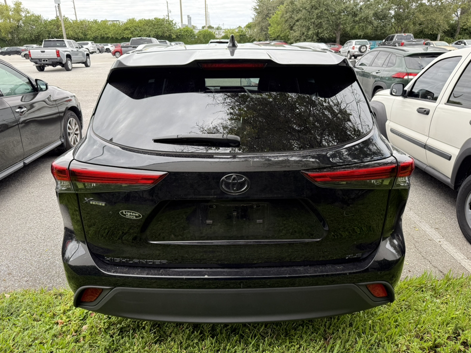 2022 Toyota Highlander XLE 5