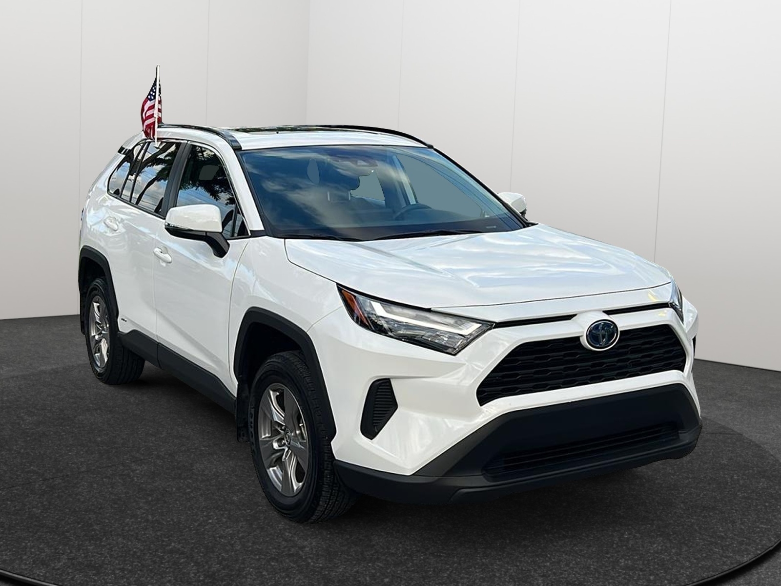 2024 Toyota RAV4 Hybrid XLE 1