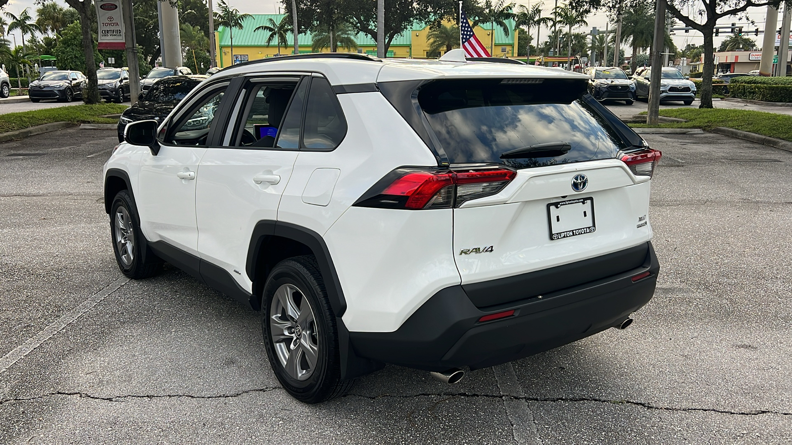 2024 Toyota RAV4 Hybrid XLE 5