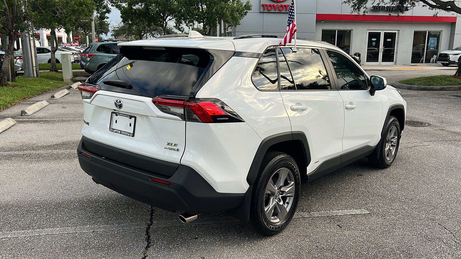 2024 Toyota RAV4 Hybrid XLE 11