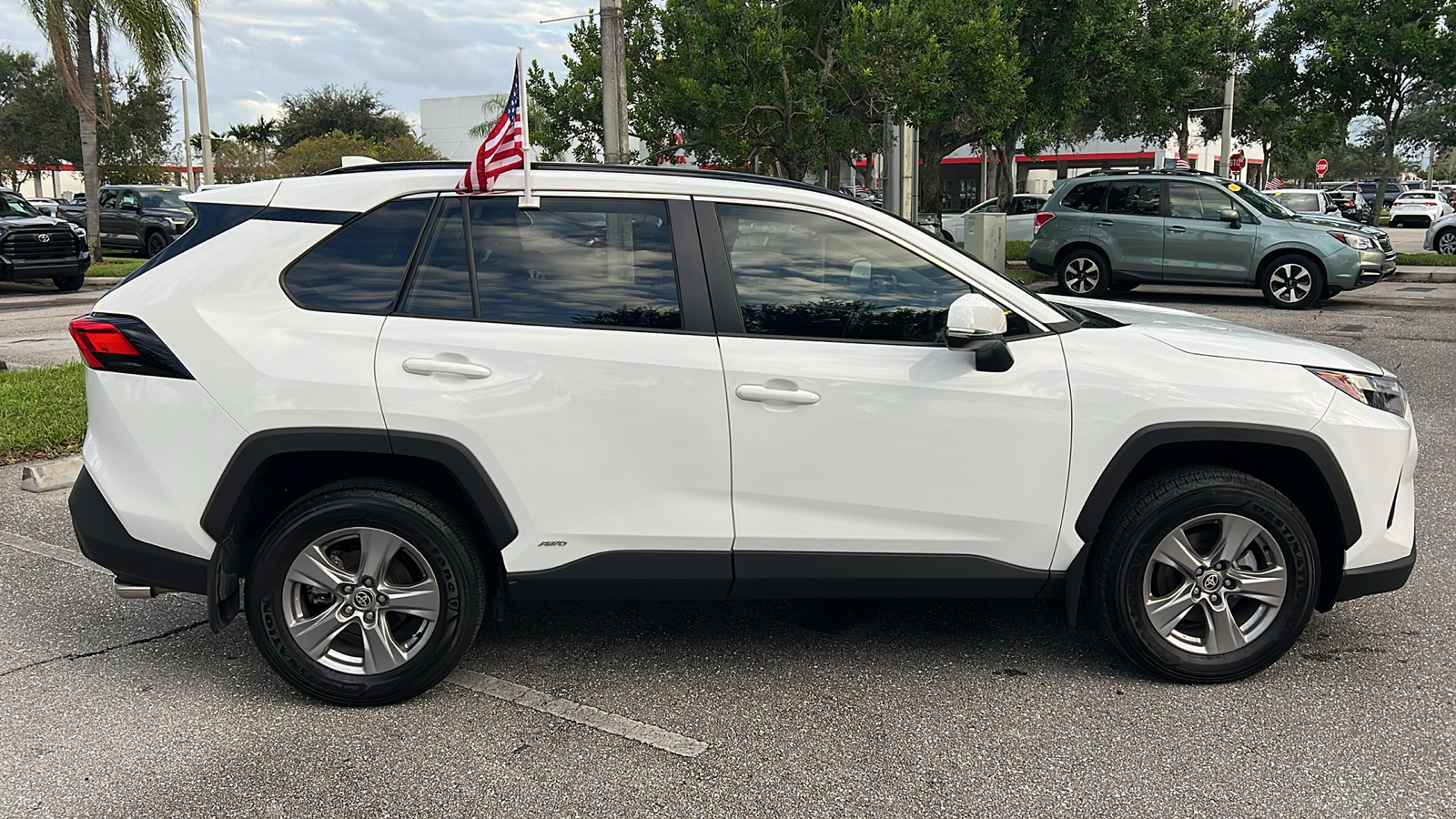 2024 Toyota RAV4 Hybrid XLE 12