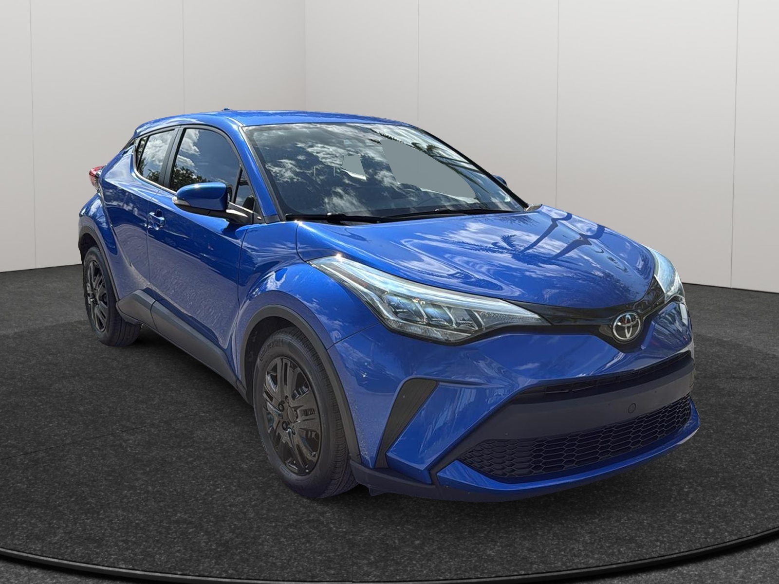 2020 Toyota C-HR LE 1