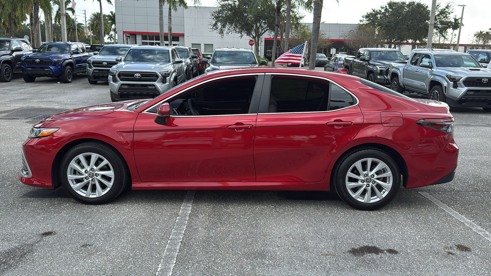 2023 Toyota Camry LE 4