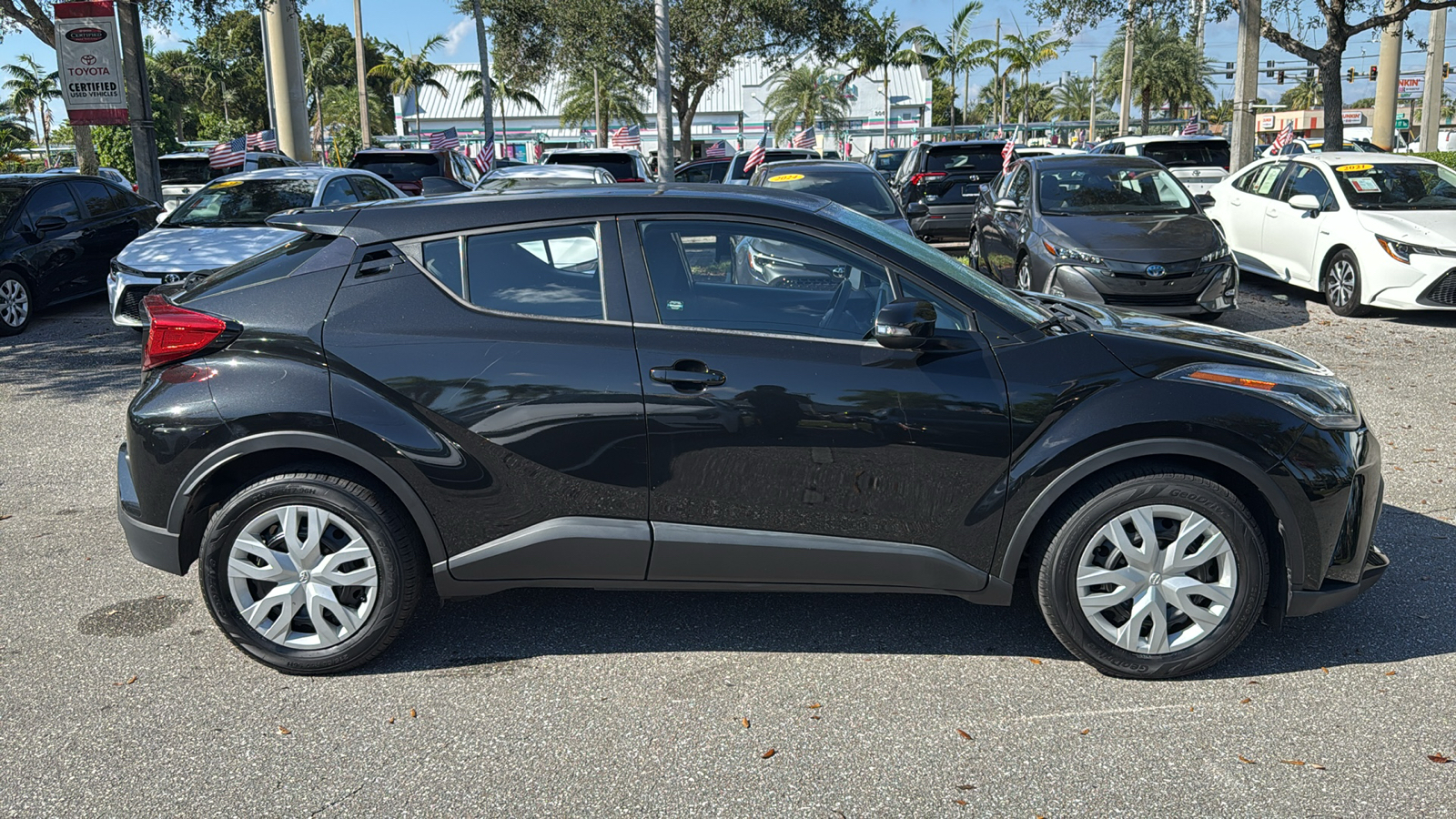 2020 Toyota C-HR LE 10